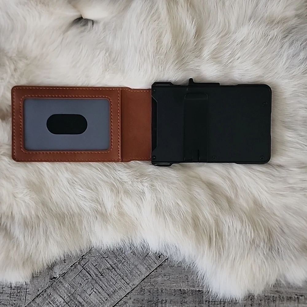 Men's Minimalist RFID Wallet With Card Ejector